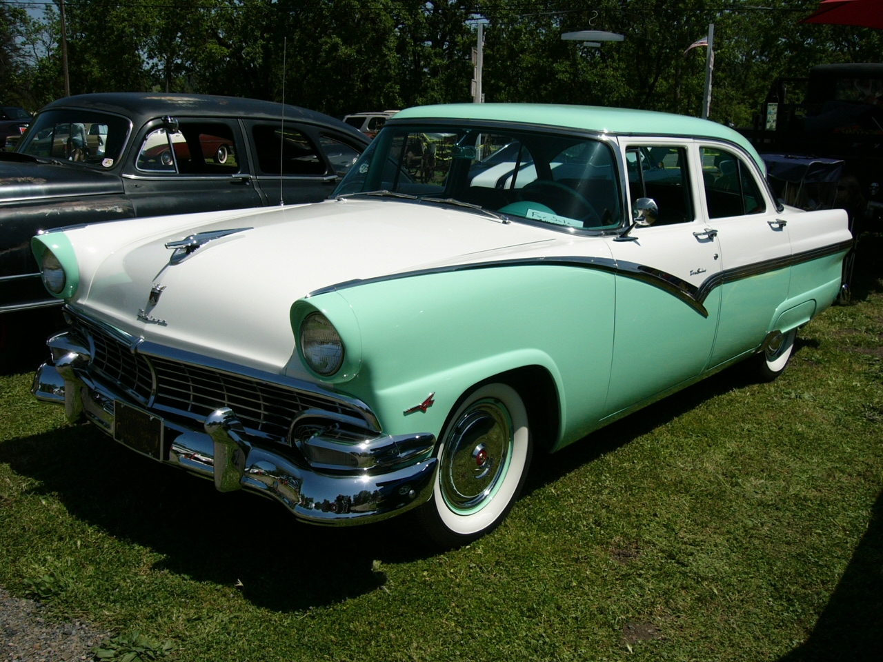 Ford Fairlane Sedan
