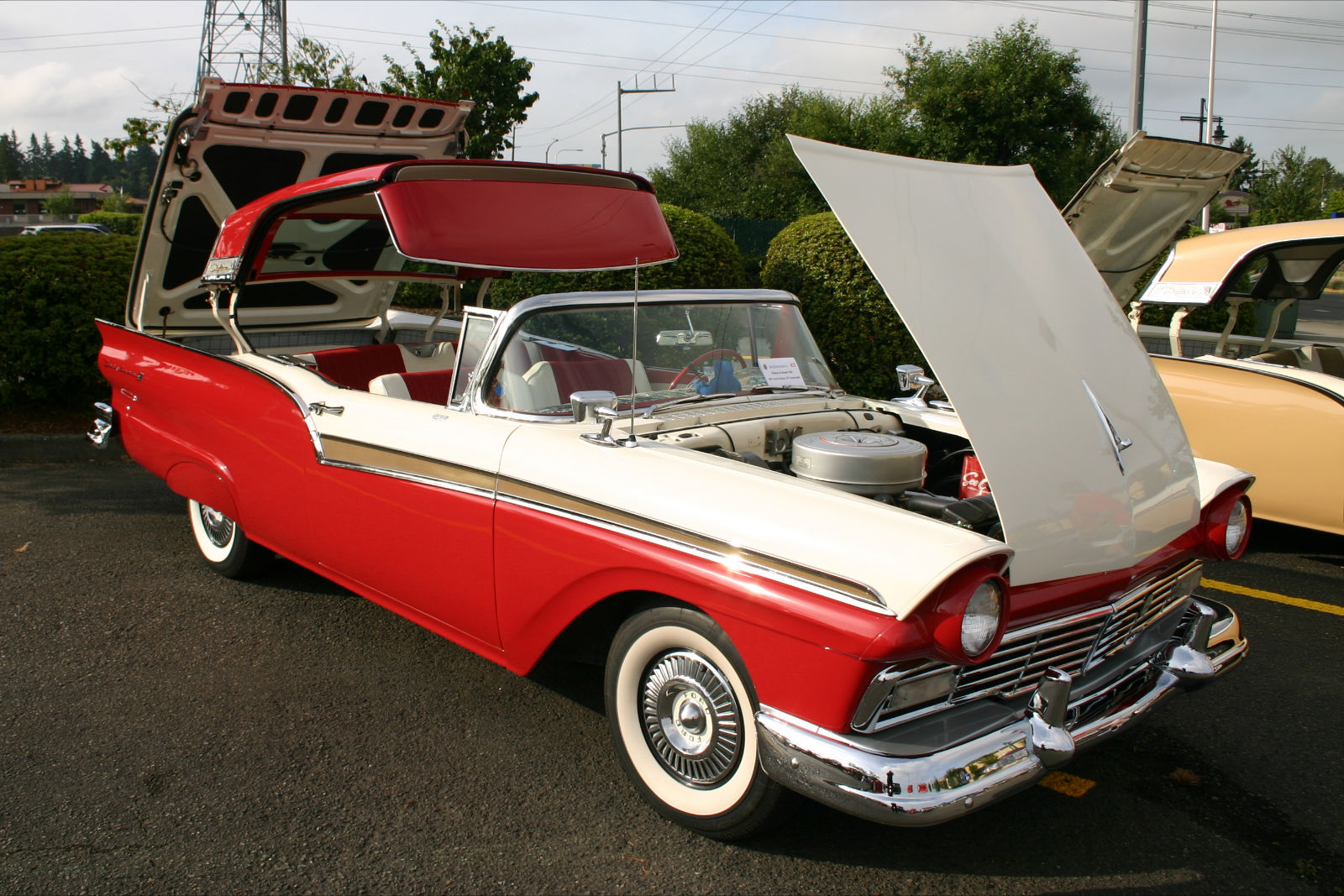 Ford Fairlane Skyliner