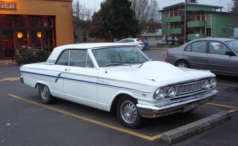 Ford Fairlane Sports Coupe