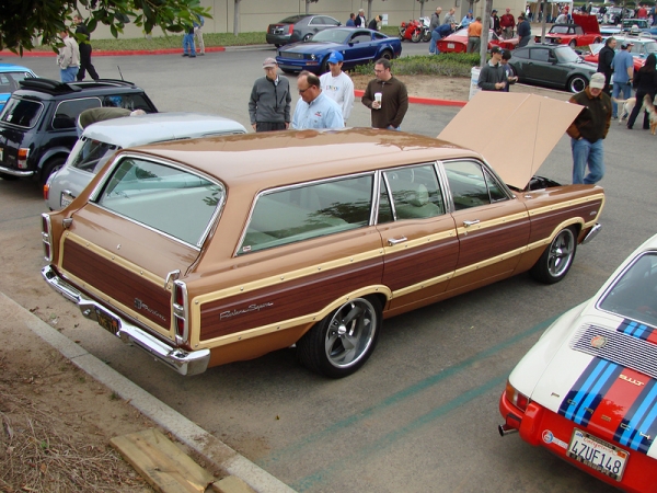 Ford Fairlane Station Wagon