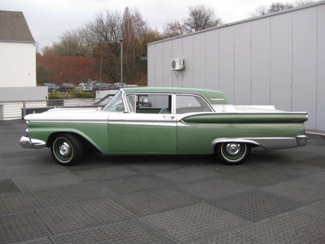 Ford Fairlane V8