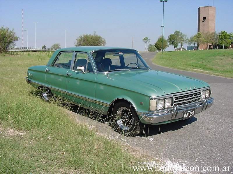Ford Falcon Deluxe