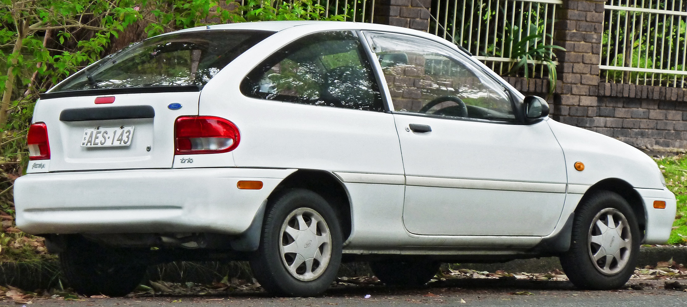 Ford Festiva 2000