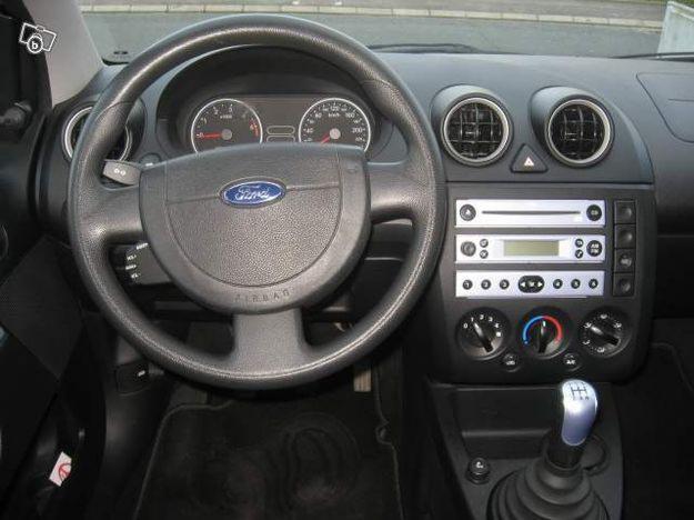 Ford Festiva 2005