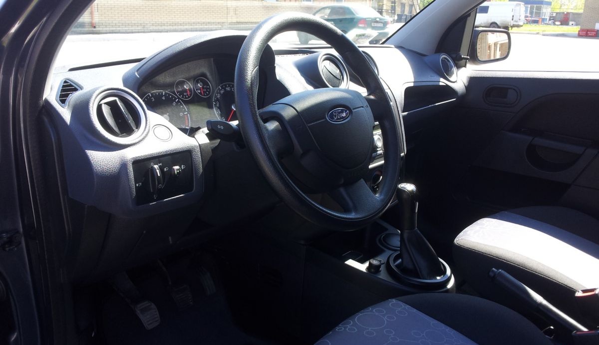 Ford Fiesta 1.4 Mt