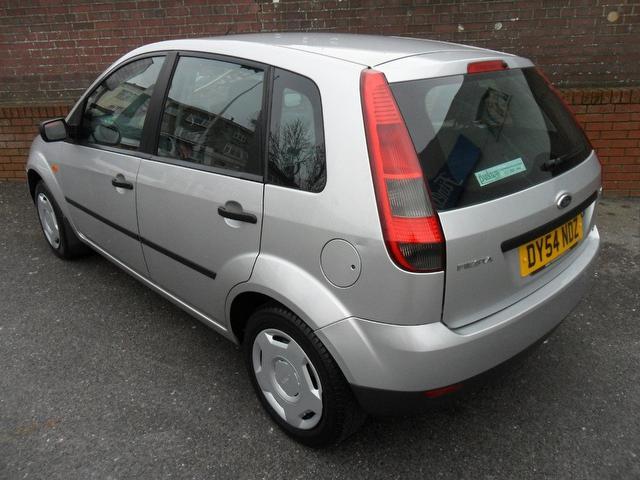 Ford Fiesta Finesse 2004