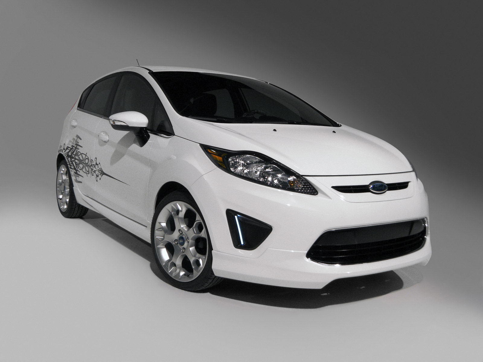 Ford Fiesta Titanium White