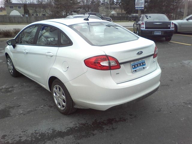 Ford Fiesta White 2013