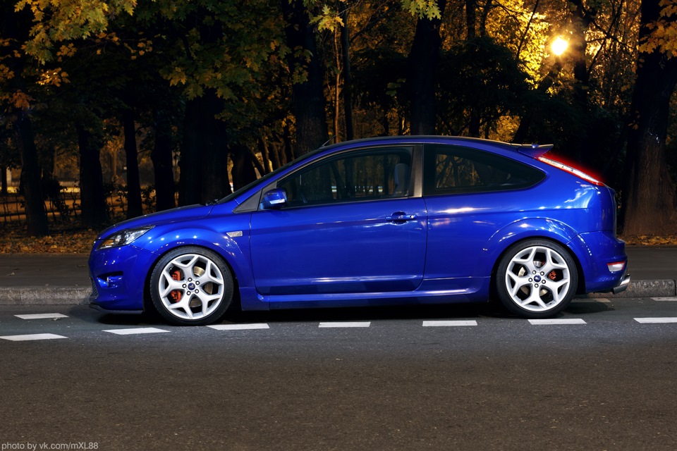 Ford Focus ST blue