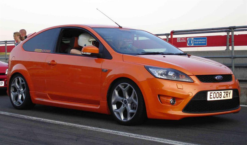 Ford Focus ST orange
