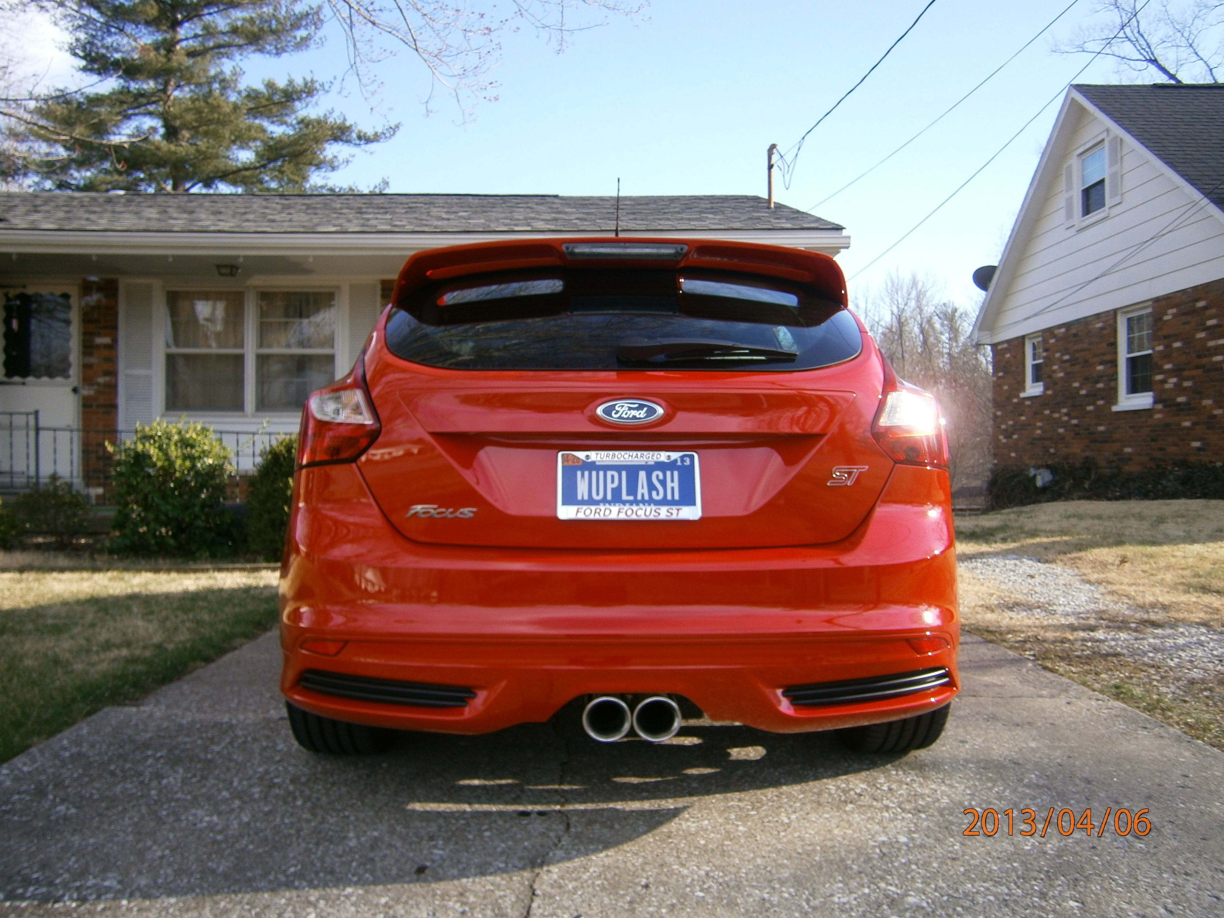 Ford Focus ST red
