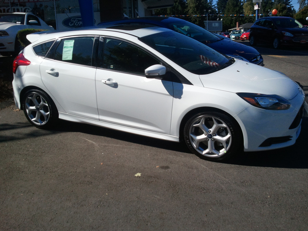 Ford Focus ST white