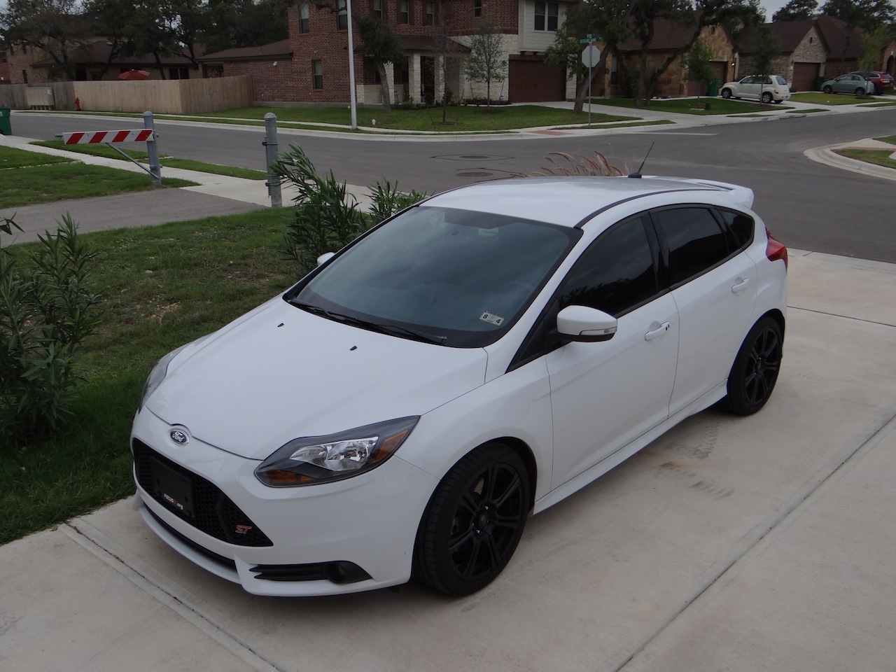 Ford Focus ST white