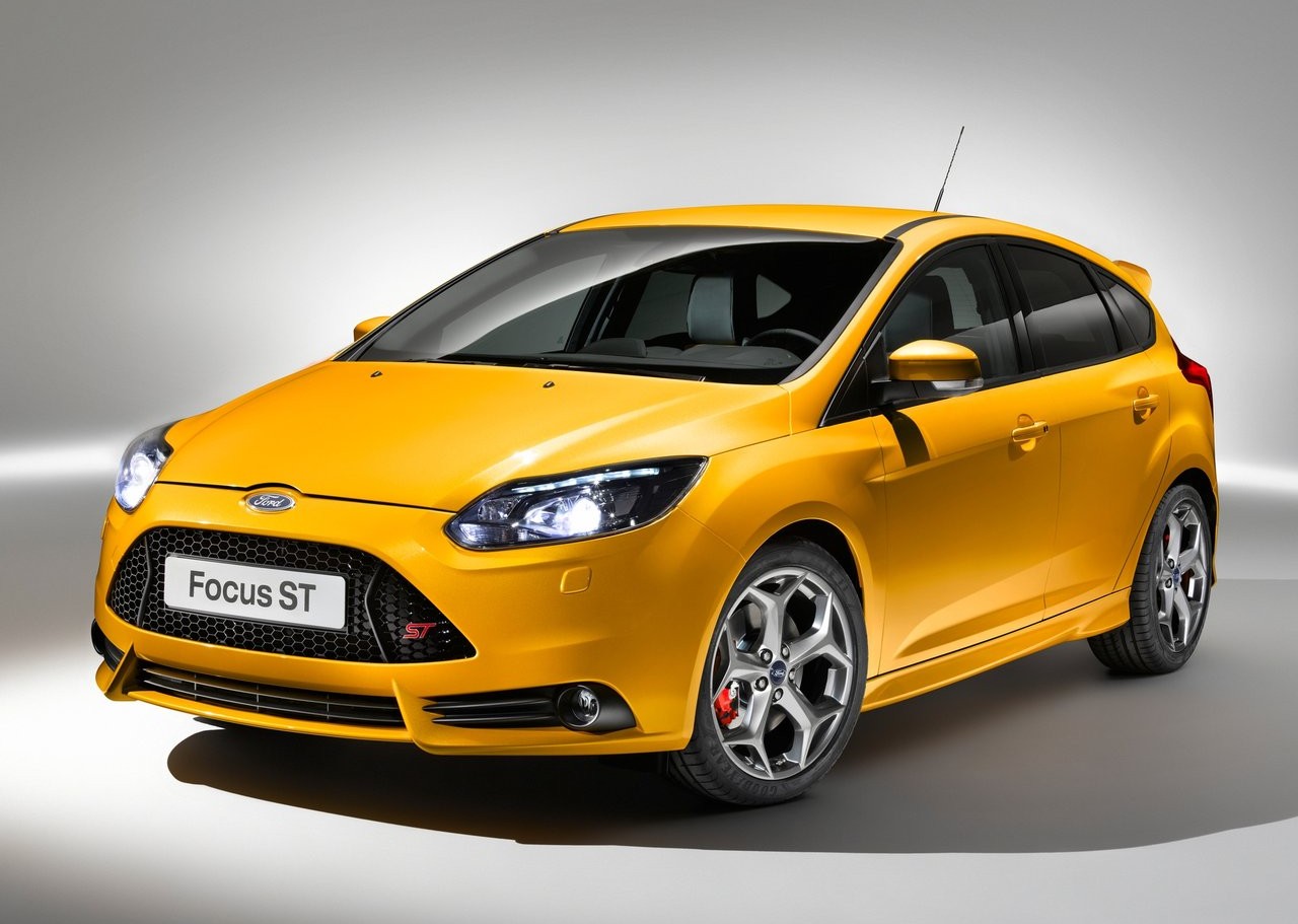 Ford Focus ST yellow