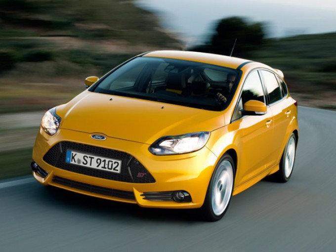 Ford Focus ST yellow