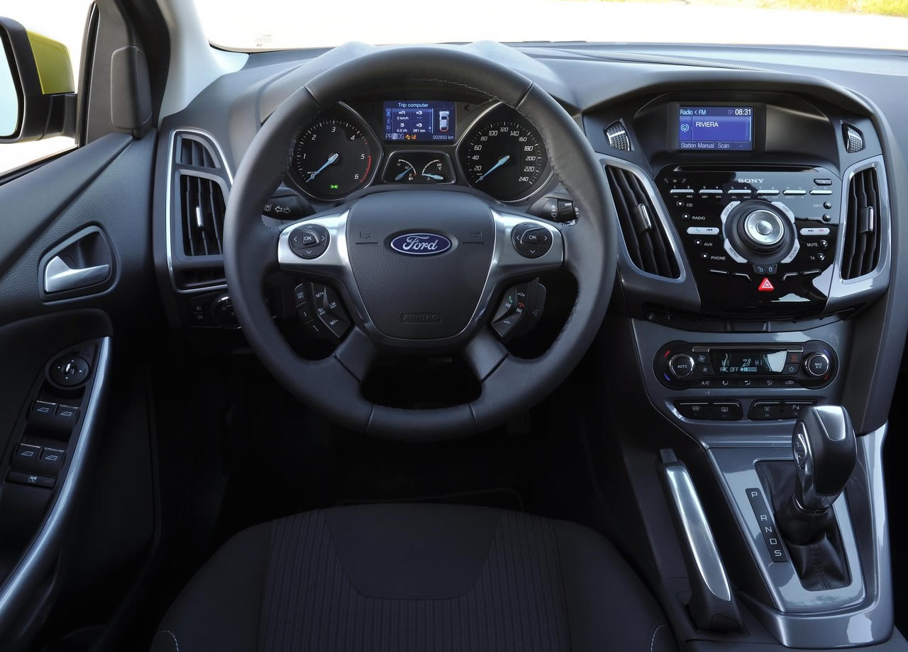 Ford Focus Hatchback 2012 Ford Focus Hatchback 2012
