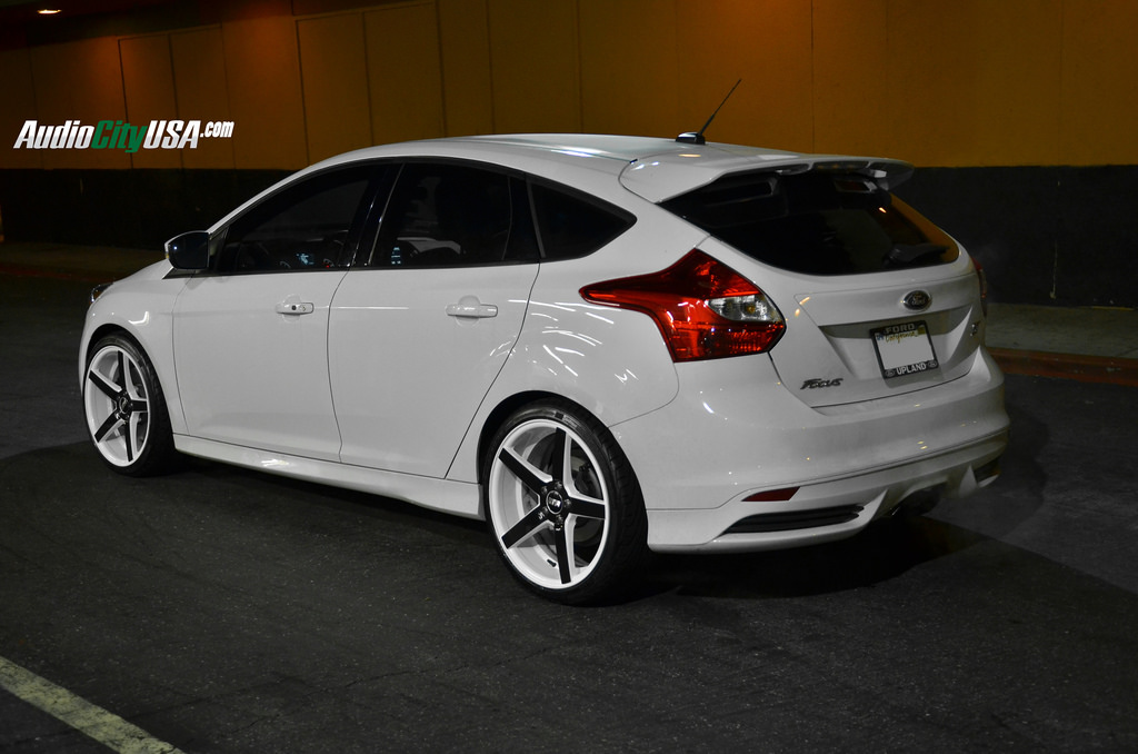 Ford Focus White 2014