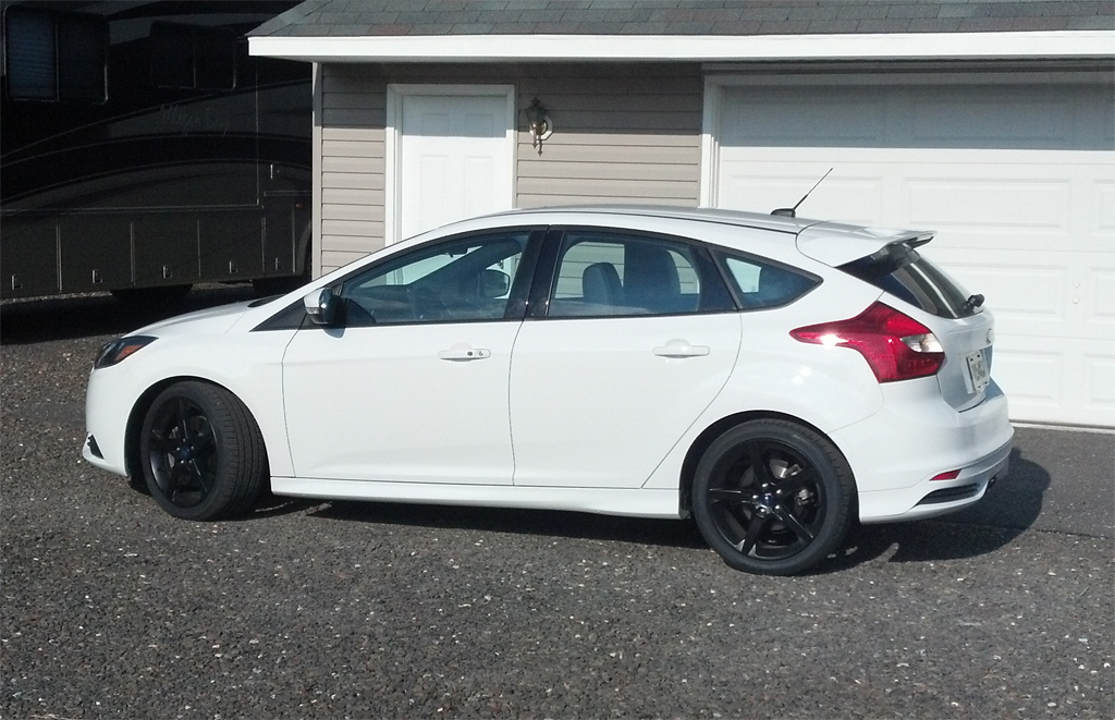 Ford Focus White 2014