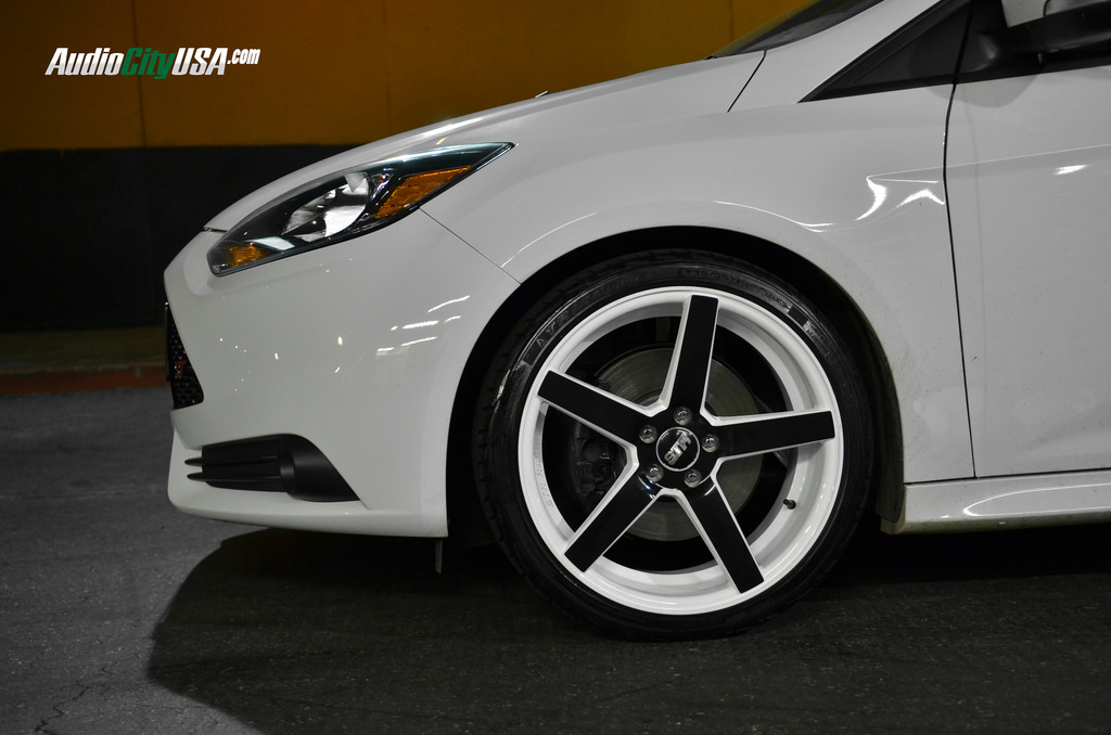 Ford Focus White 2014
