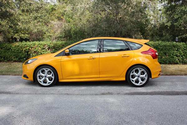 Ford Focus Yellow