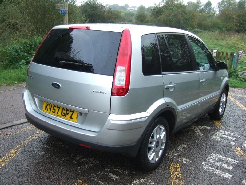 Ford Fusion 5 Door