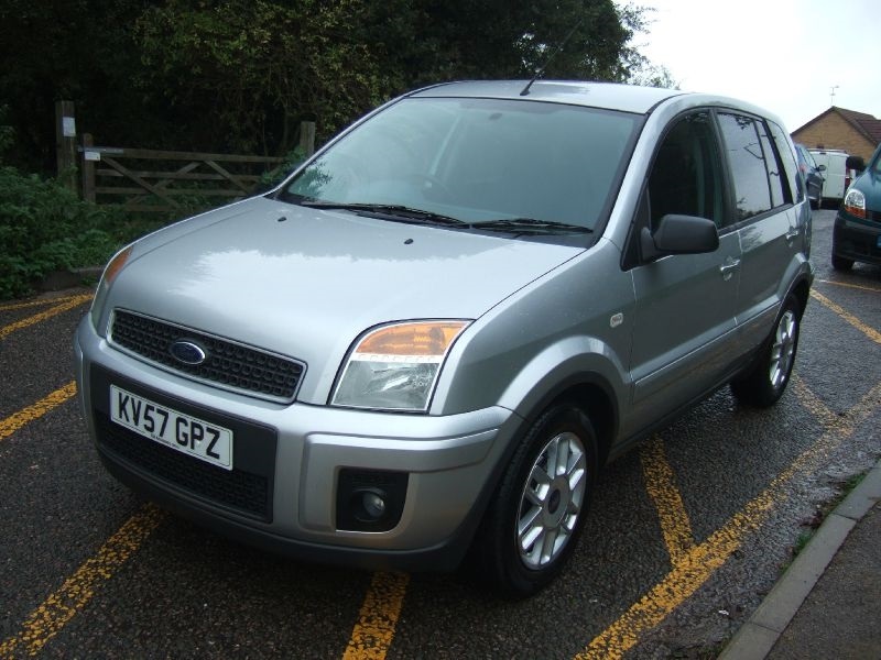 Ford Fusion 5 Door