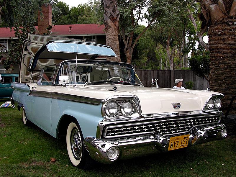 Ford Galaxie Skyliner