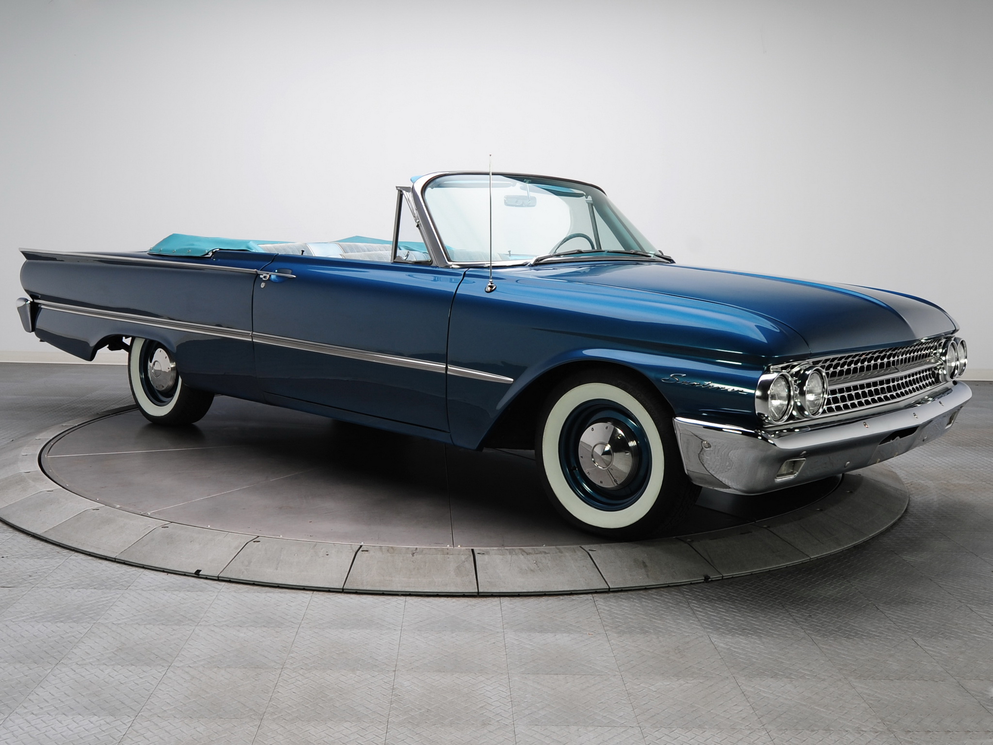 Ford Galaxie Starliner