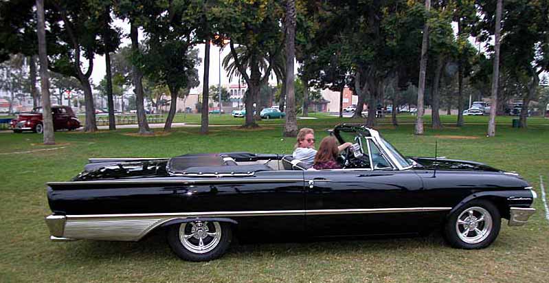 Ford Galaxie Starliner