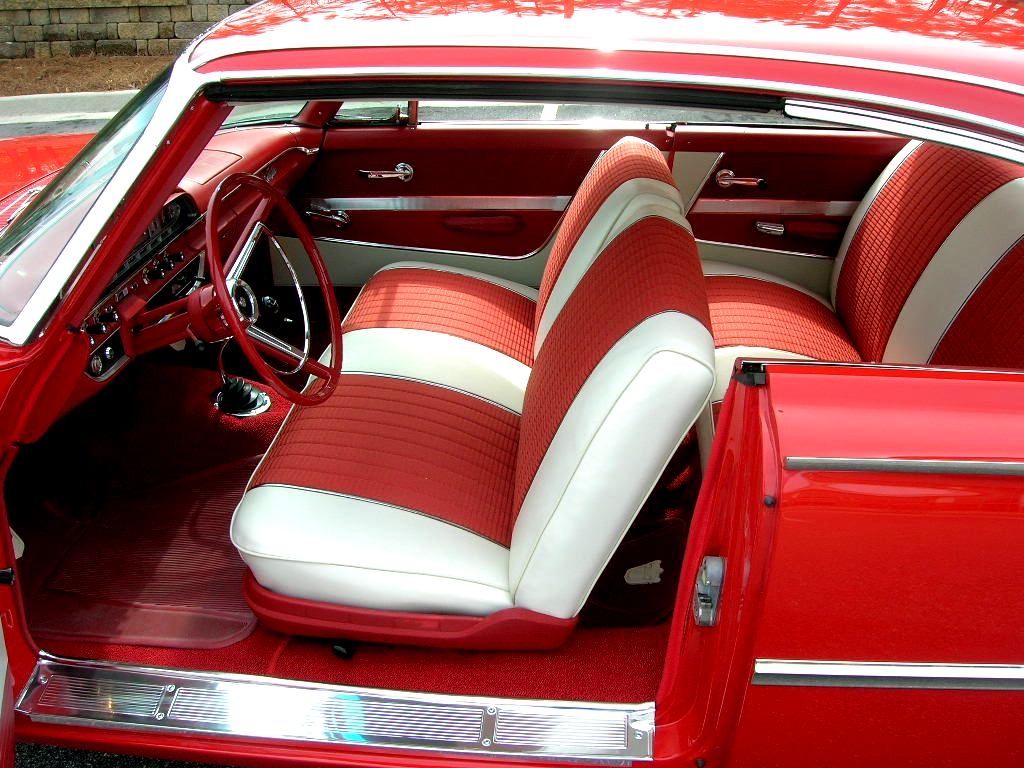 Ford Galaxie Starliner