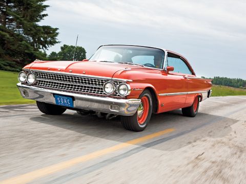Ford Galaxie Starliner