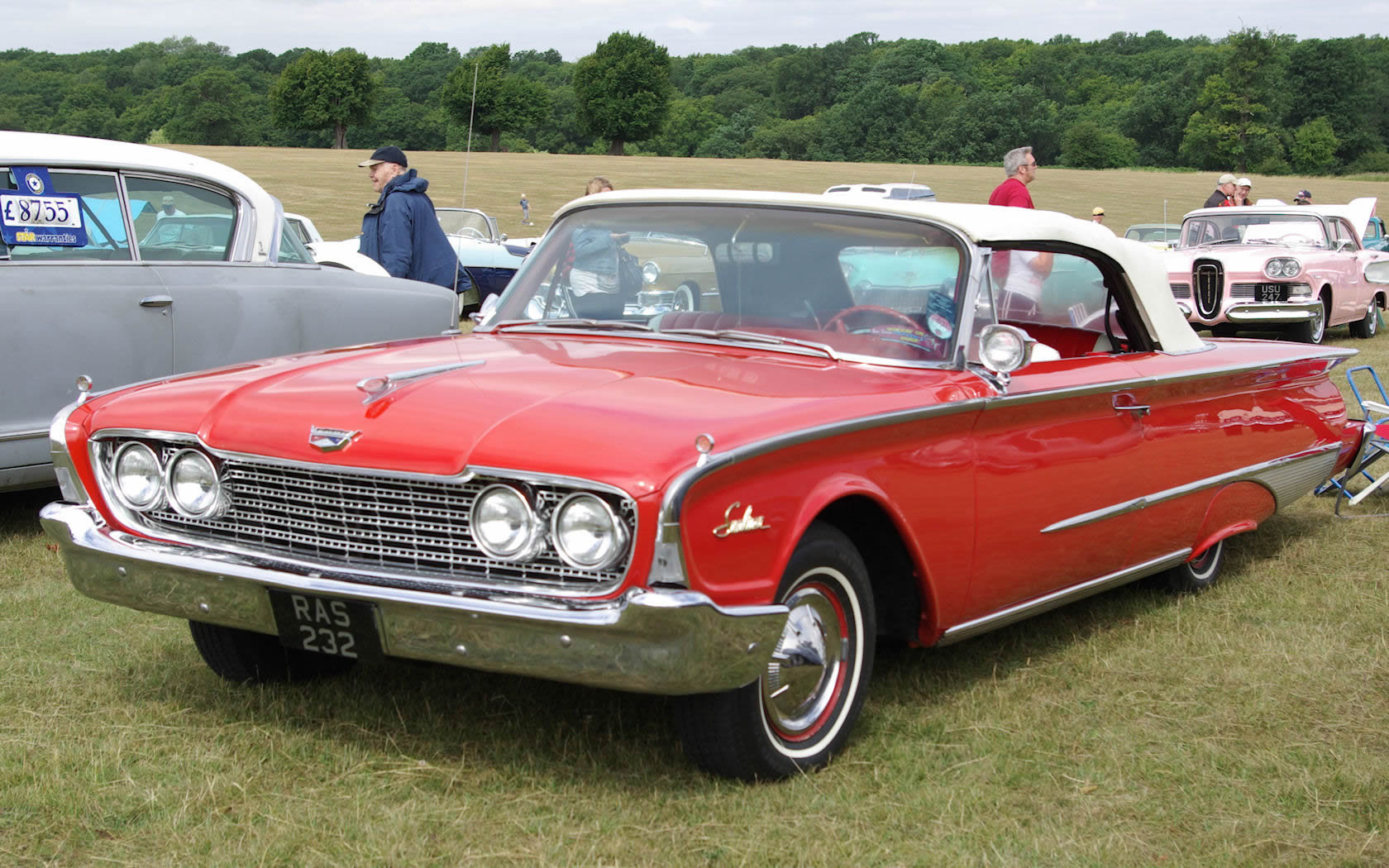 Ford Galaxie Sunliner
