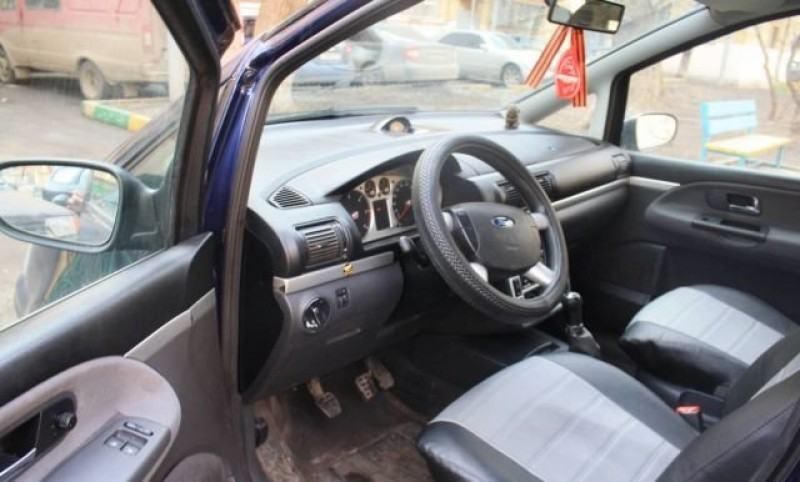 Ford Galaxy 2004