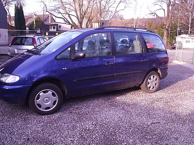 Ford Galaxy Blue