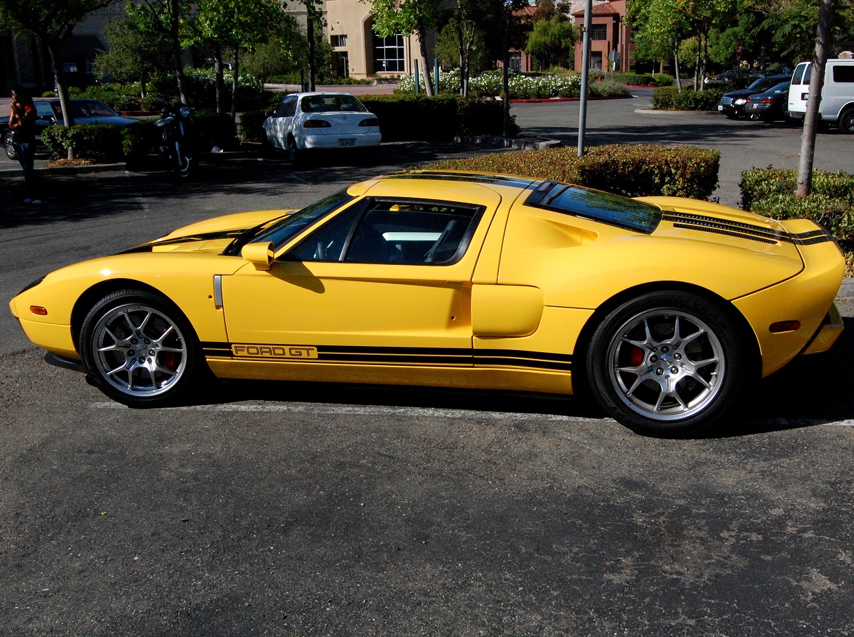 Ford GT Yellow