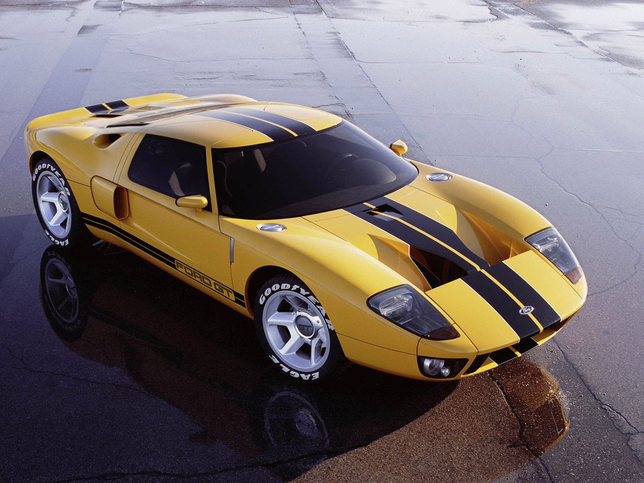 Ford GT Yellow