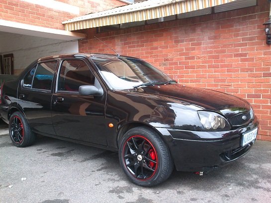 Ford Ikon 2002