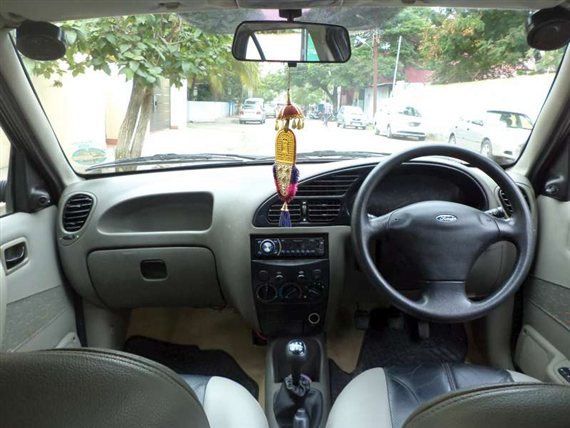 Ford Ikon 2003