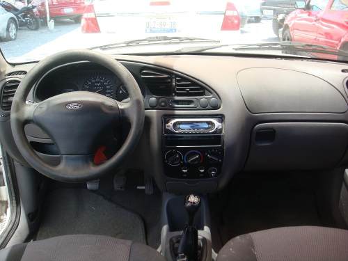 Ford Ikon 2003