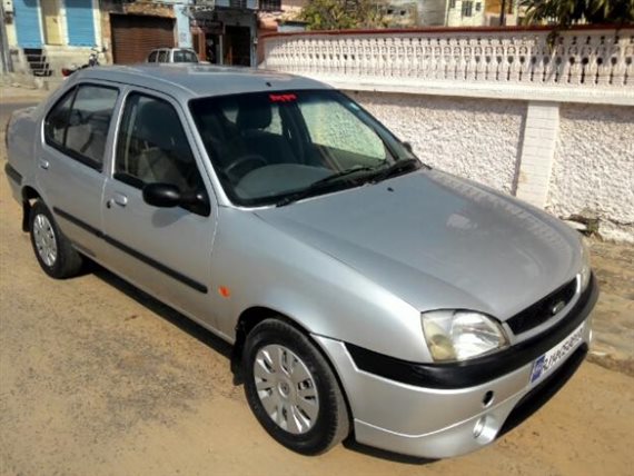 Ford Ikon 2005