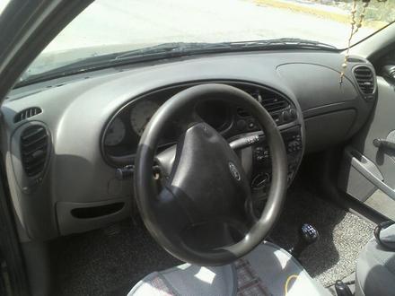 Ford Ikon 2005