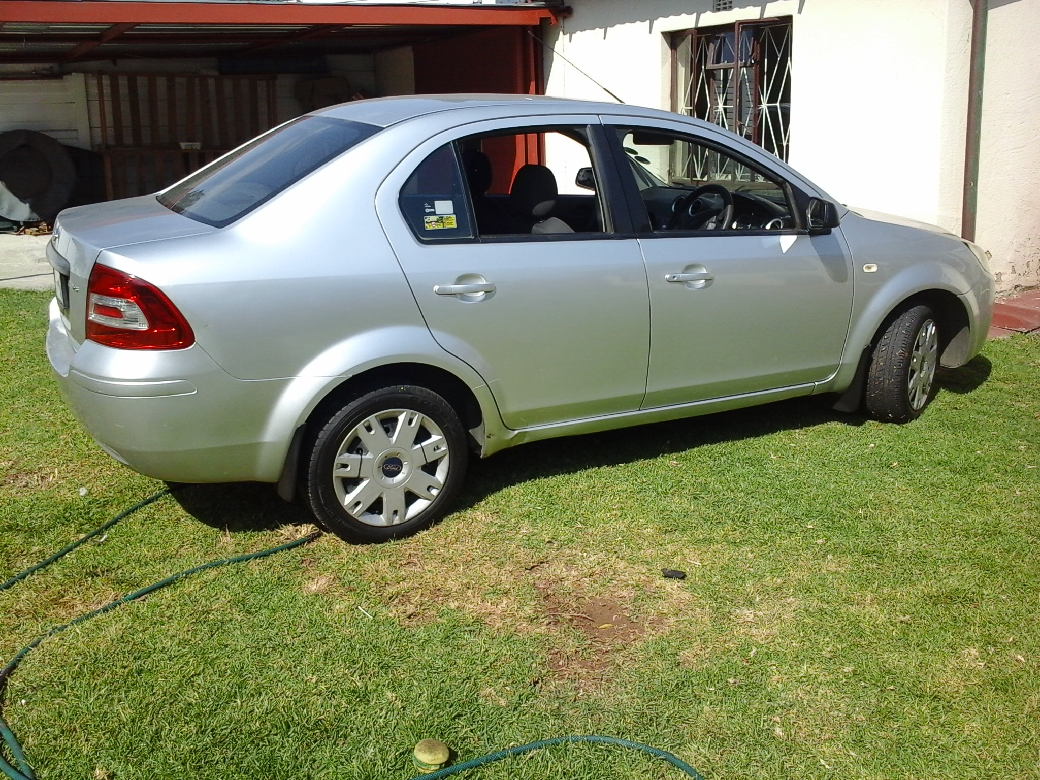 Ford Ikon
