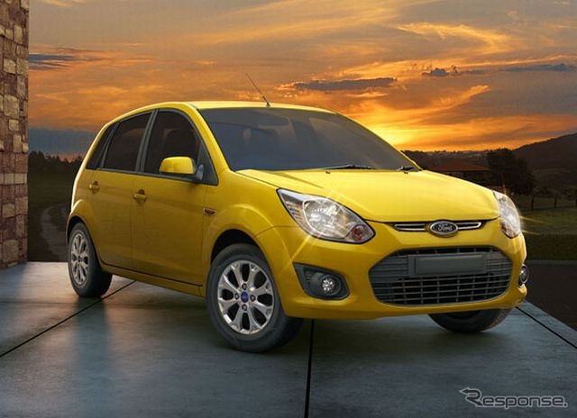Ford Ikon Hatch 2015