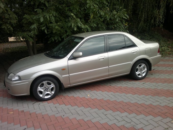 Ford Laser 2001