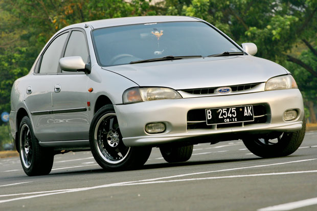 Ford Laser Ghia 1996