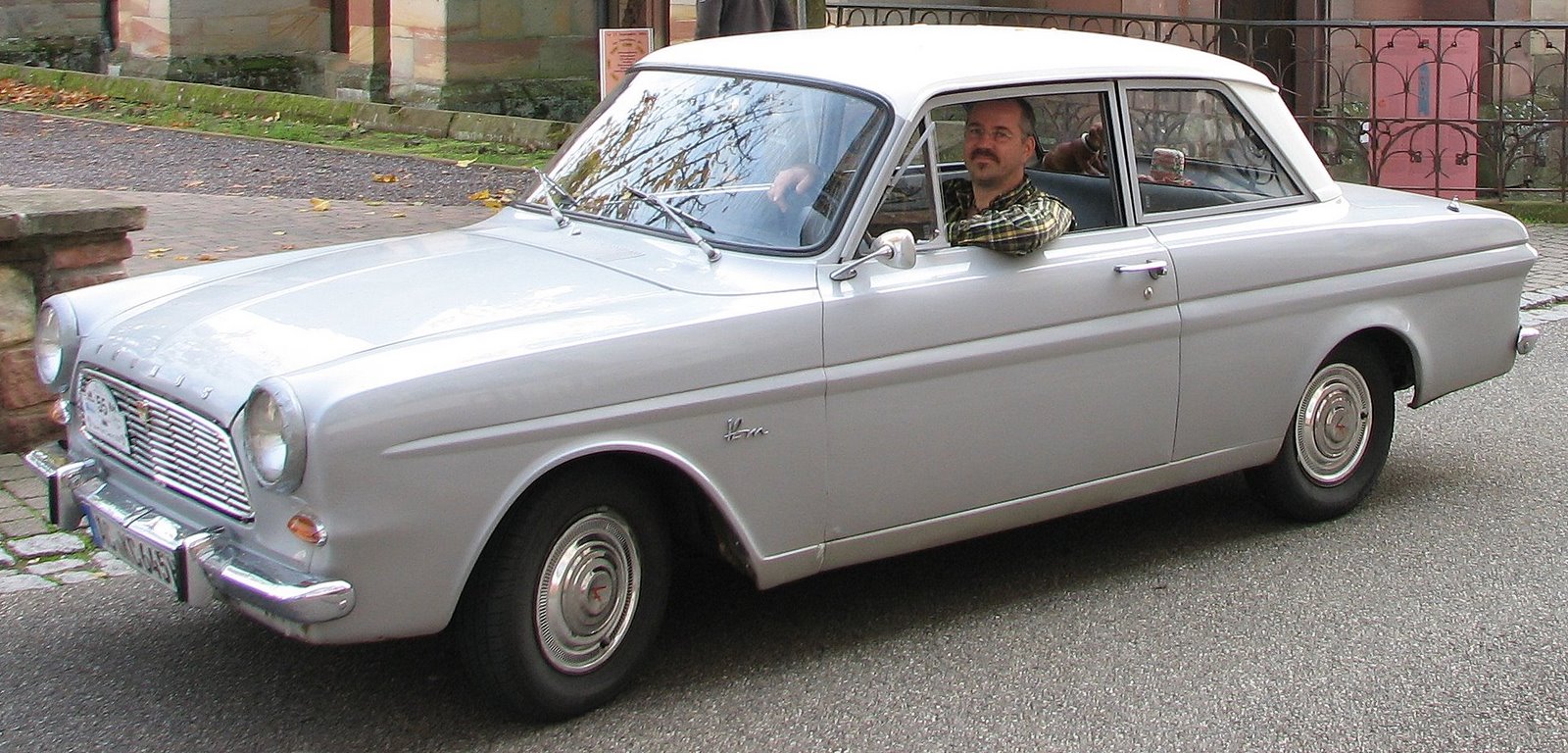 Ford 12m