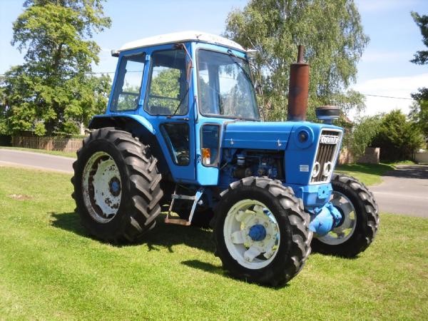 Ford 7600