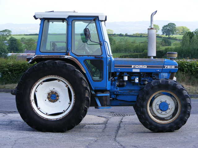 Ford 7600