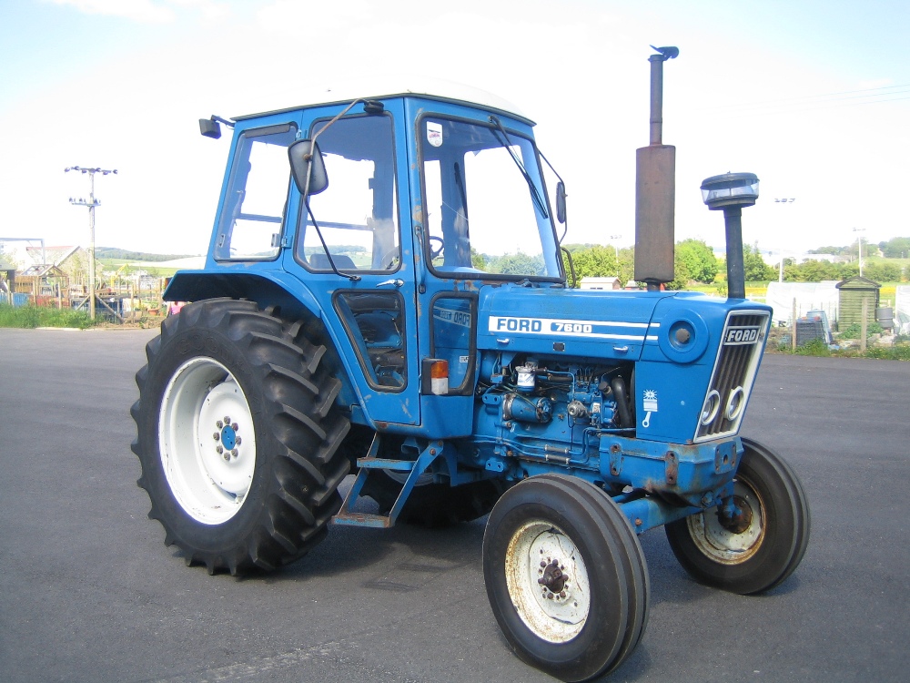 Ford 7600