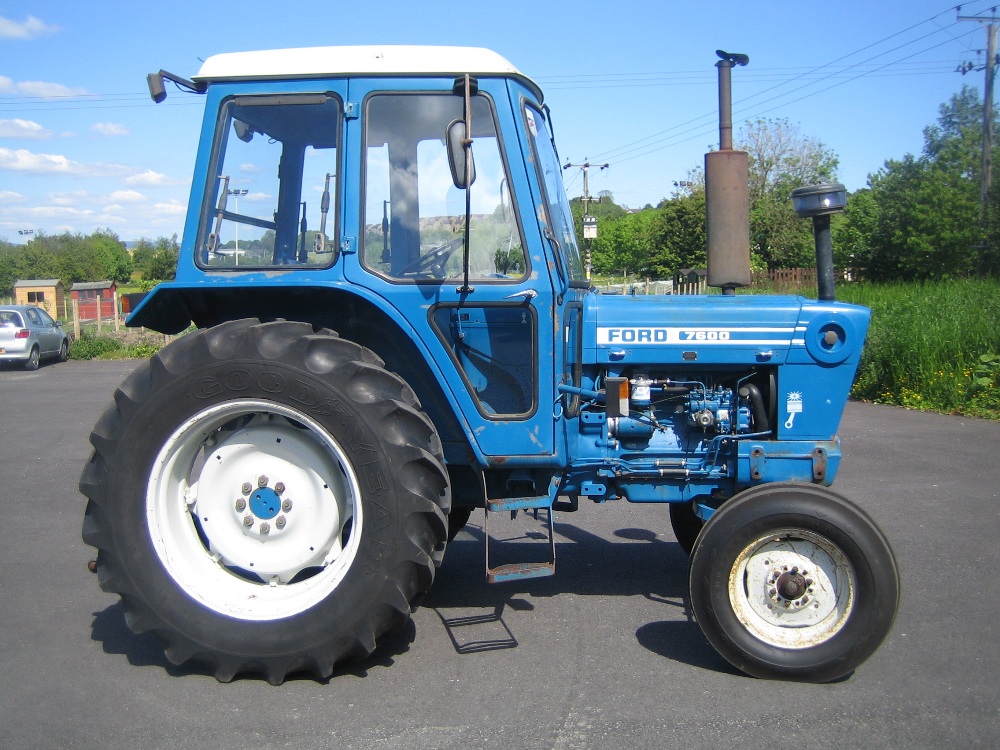 Ford 7600